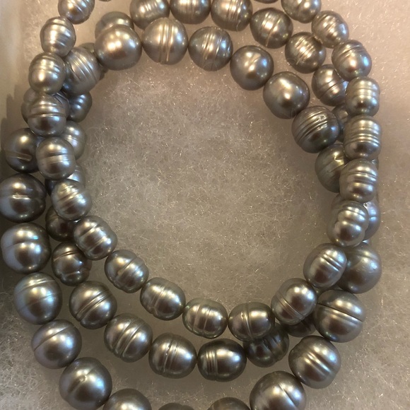 Freshwater pearl bracelet and earrings - Picture 3 of 6